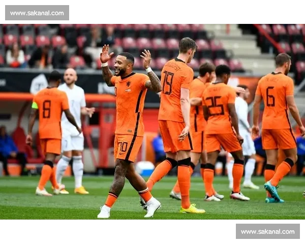 世预赛对阵立陶宛 荷兰海报亮橙衣军团冲线决心