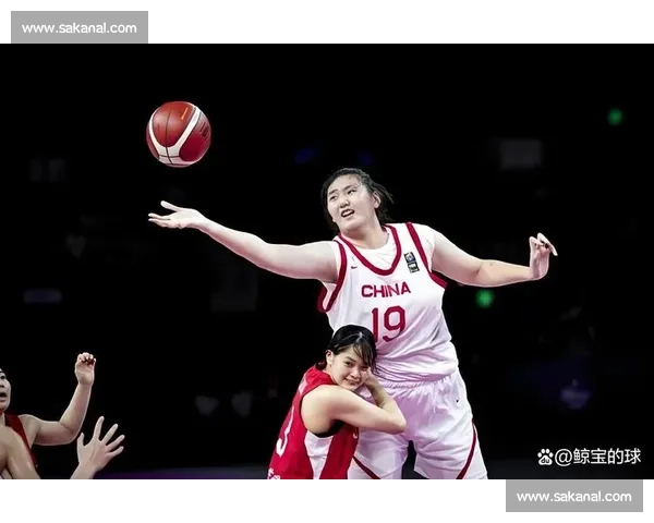 中国女篮大胜波黑！18 岁内线新星张子宇攻防统治力引爆全场