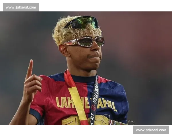 德拉富恩特钦点亚马尔为传奇：足球天赋与谦逊品格并重